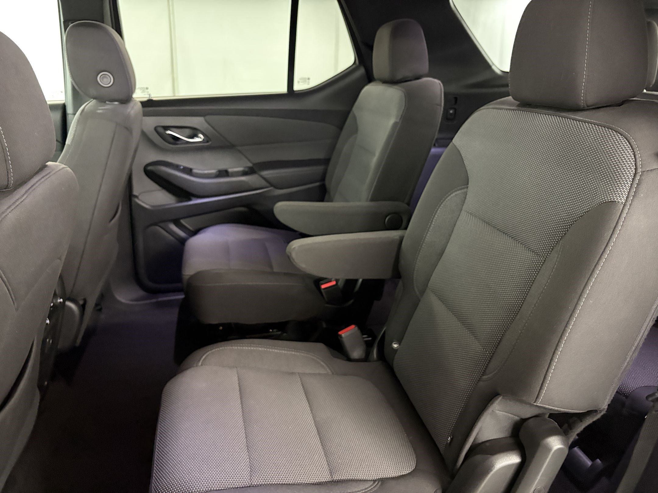 Used 2023 Chevrolet Traverse LT w/ LPO, Cargo Package FWD image 24