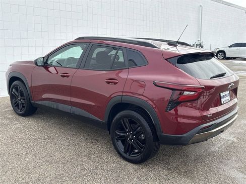 Used 2024 Chevrolet Trax ACTIV w/ Sunroof Package image 11