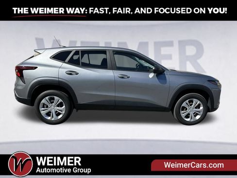 Used 2024 Chevrolet Trax LS w/ Driver Confidence Package FWD image 7