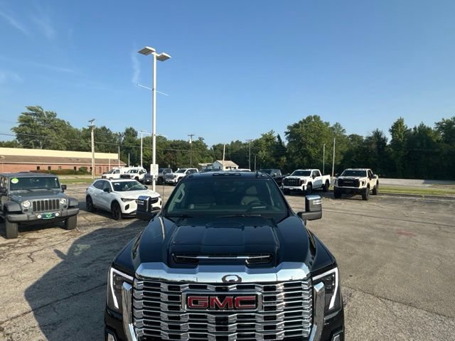 Used 2024 GMC Sierra 2500 Denali w/ Denali Reserve Package AWD/4WD image 11