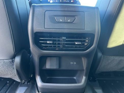 Used 2025 Chevrolet Silverado EV LT image 27