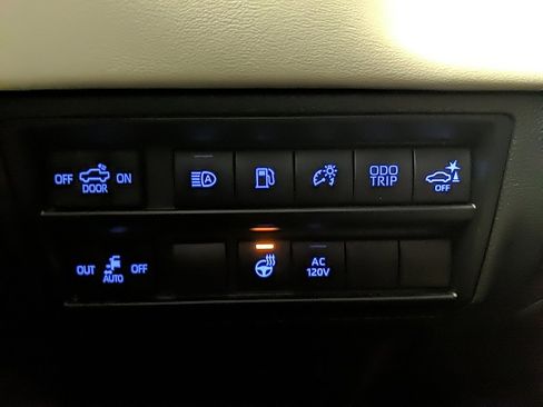 Used 2023 Toyota Tundra 1794 Edition image 28