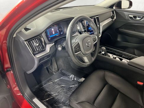 Used 2023 Volvo S60 B5 Core image 9
