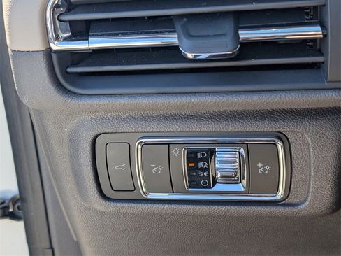 Used 2023 Lincoln Corsair FWD image 26