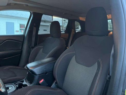 Used 2017 Jeep Cherokee 75th Anniversary AWD/4WD image 7