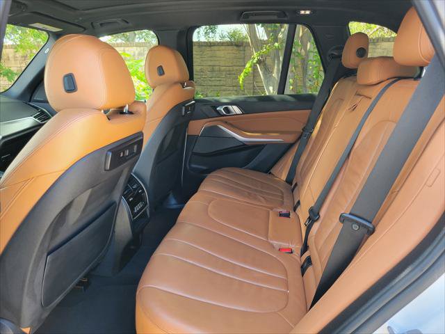 Used 2019 BMW X5 xDrive40i w/ M Sport Package AWD/4WD image 13