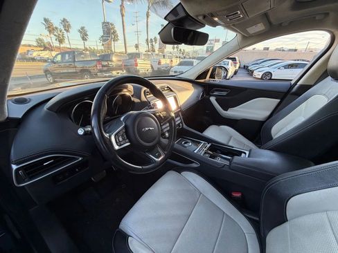 Used 2019 Jaguar F-PACE R-Sport image 10