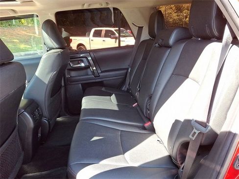 Used 2021 Toyota 4Runner Venture w/ Moonroof Package image 10