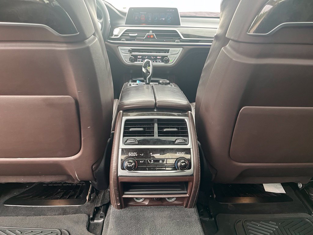 Used 2016 BMW 740i RWD image 27