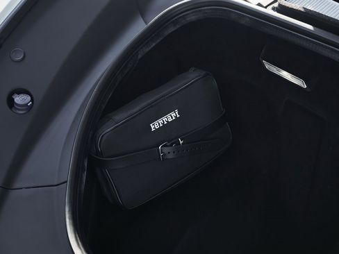 Used 2021 Ferrari F8 Tributo image 10