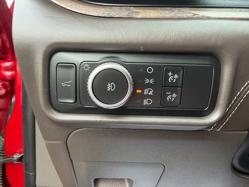 Used 2020 Ford Explorer Platinum w/ Premium Technology Package AWD/4WD image 19