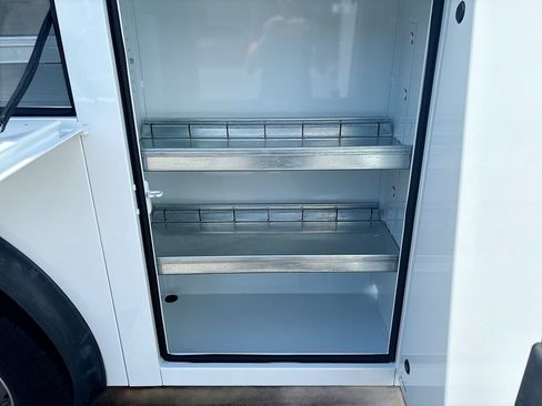 Used 2024 Mercedes-Benz Sprinter 3500 image 22