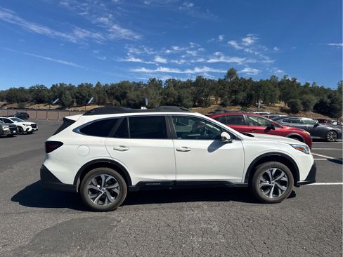 Used 2022 Subaru Outback Limited AWD/4WD image 4