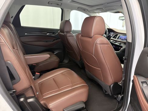 Used 2021 Buick Enclave Avenir w/ Avenir Technology Package FWD image 11
