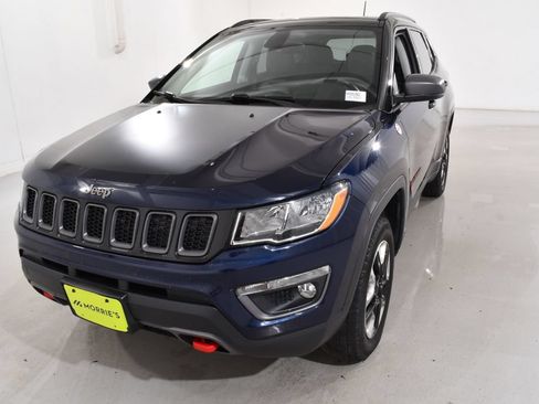 Used 2017 Jeep Compass Trailhawk w/ Leather Interior Group AWD/4WD image 2