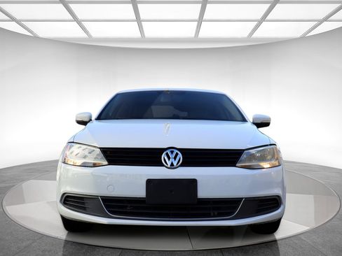 Used 2014 Volkswagen Jetta SE image 2