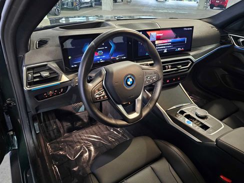 Used 2023 BMW i4 eDrive35 RWD image 2