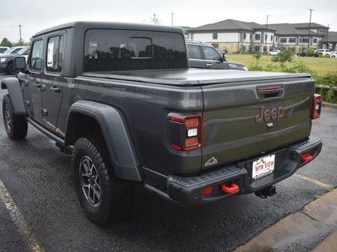 Used 2025 Jeep Gladiator Rubicon w/ Safety Group AWD/4WD image 6