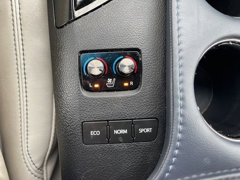 Used 2014 Toyota Avalon image 25