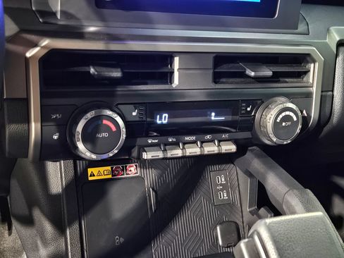 Certified 2025 Toyota 4Runner TRD Off-Road AWD/4WD image 31