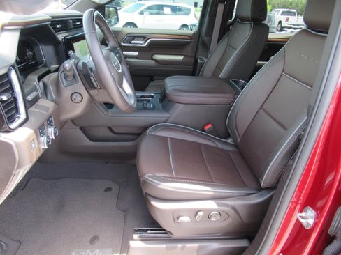 Used 2024 GMC Sierra 1500 Denali AWD/4WD image 16