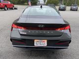 Used 2024 Hyundai Elantra SEL image 4
