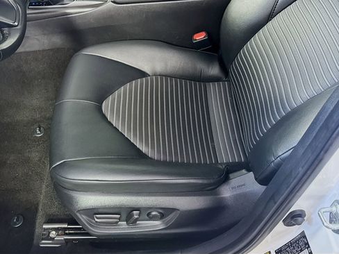 Used 2024 Toyota Camry SE FWD image 15