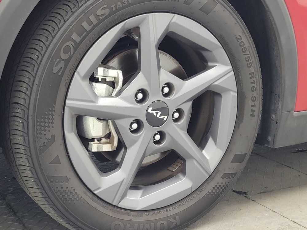 Used 2025 Kia K4 FWD image 31