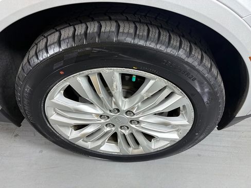 Used 2019 Cadillac XT5 Premium Luxury FWD image 11