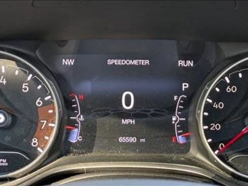 Used 2021 Jeep Compass Latitude w/ Sun and Sound Group image 11