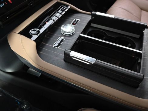 New 2026 Lincoln Navigator Black Label AWD/4WD image 32