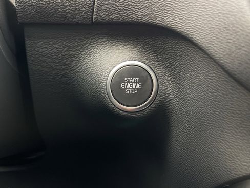 Used 2024 Volvo XC40 B5 Plus w/ Protection Package Premier image 13