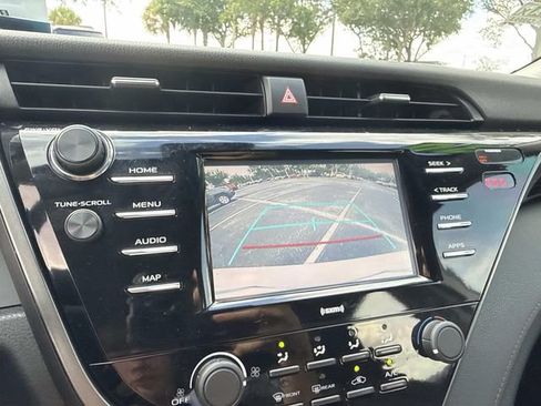 Used 2020 Toyota Camry LE FWD image 24