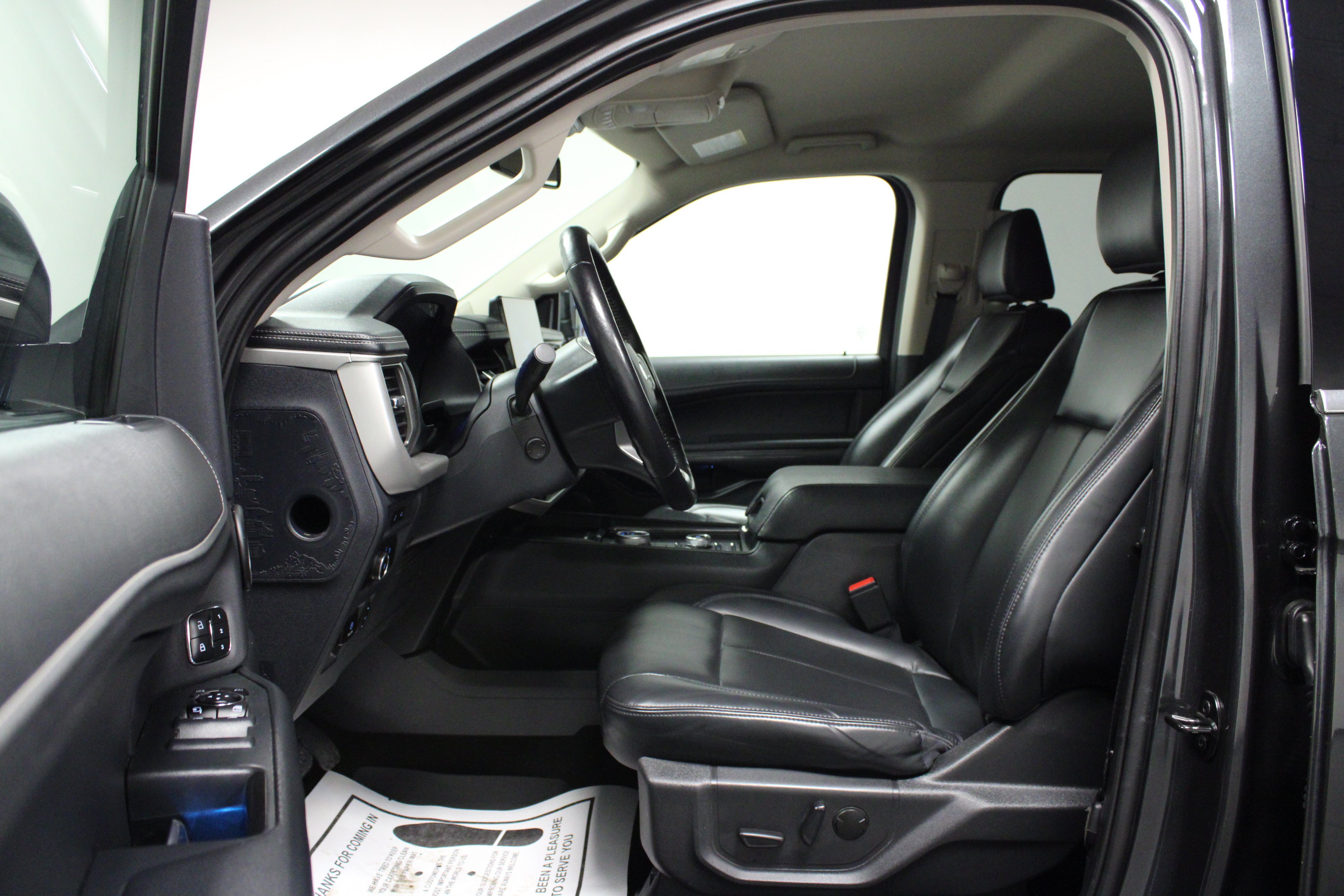 Used 2023 Ford Expedition XLT AWD/4WD image 12