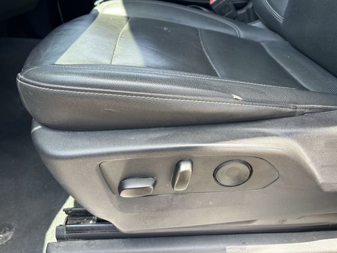 Used 2025 GMC Sierra 1500 SLT AWD/4WD image 15