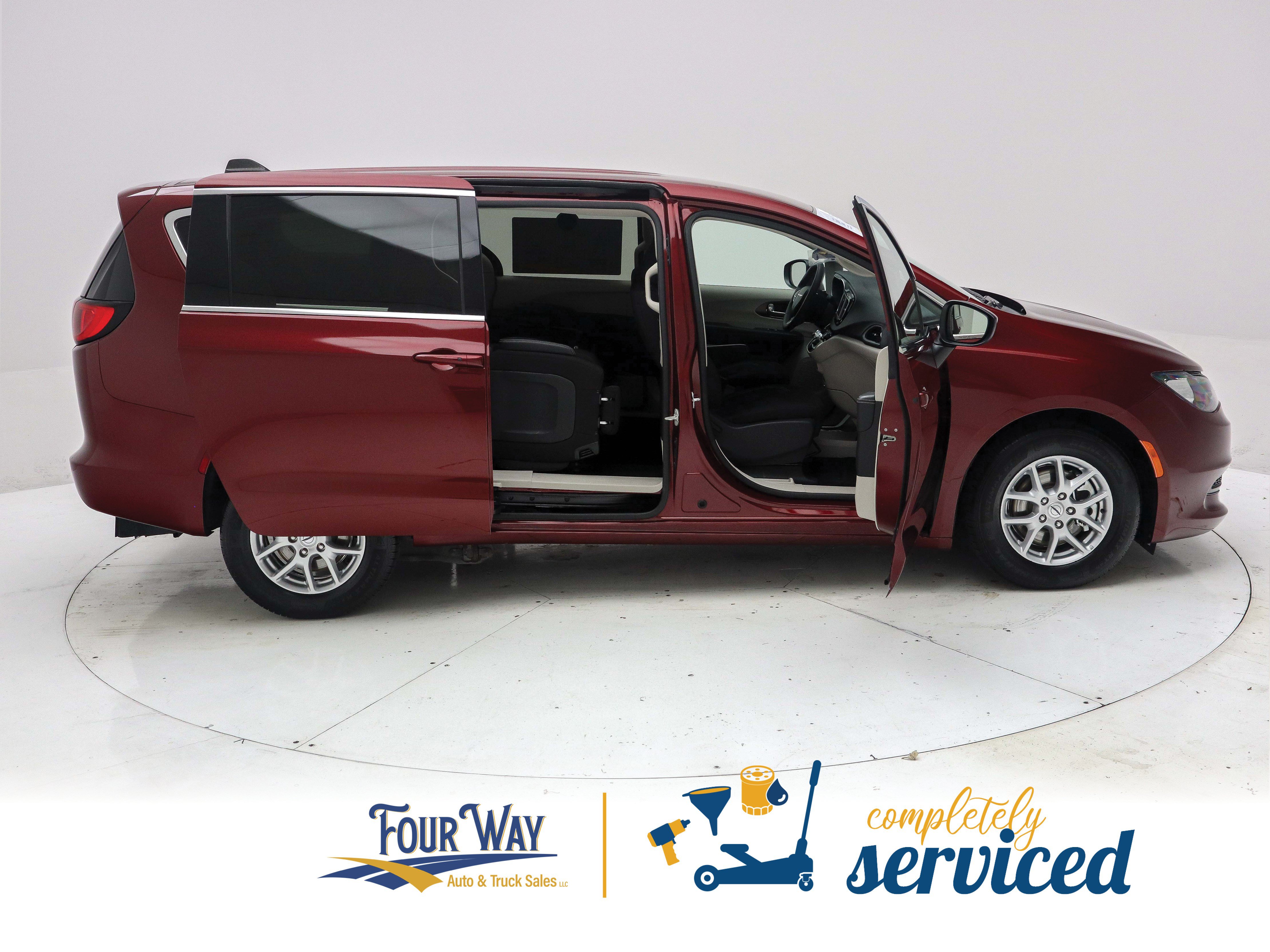 Used 2023 Chrysler Voyager LX FWD image 4