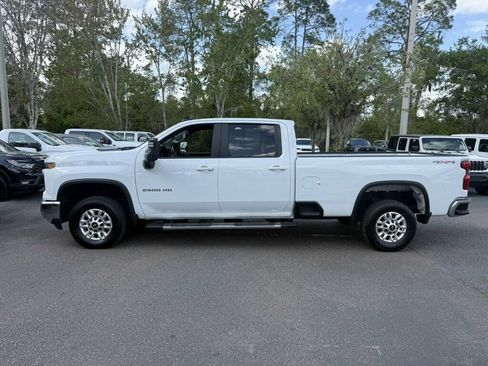 Used 2025 Chevrolet Silverado 2500 LT w/ Safety Package AWD/4WD image 2