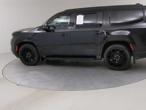 Used 2023 Jeep Wagoneer Series II AWD/4WD image 19