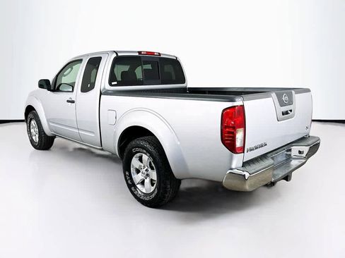 Used 2010 Nissan Frontier SE w/ SE Value Truck Pkg image 4