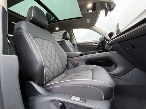 New 2026 Volkswagen Atlas SEL Premium R-Line image 13