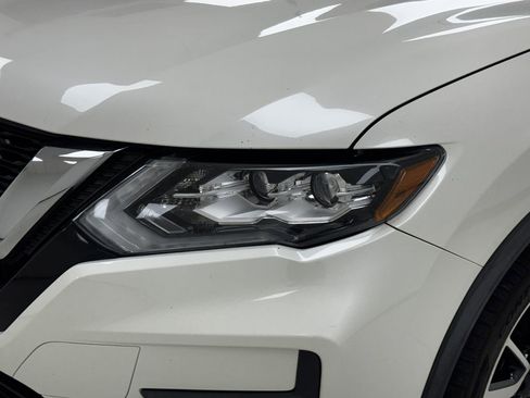 Used 2018 Nissan Rogue SL w/ Premium Package image 33