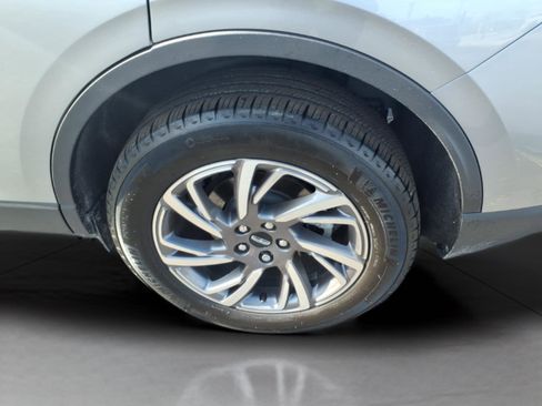 Used 2024 Lincoln Corsair AWD w/ Equipment Group 101A image 8