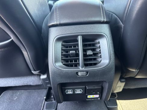 Used 2021 Jeep Cherokee Latitude Lux w/ Comfort/Convenience Group FWD image 7