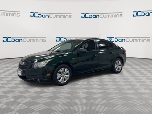 Used 2014 Chevrolet Cruze LS FWD image 4