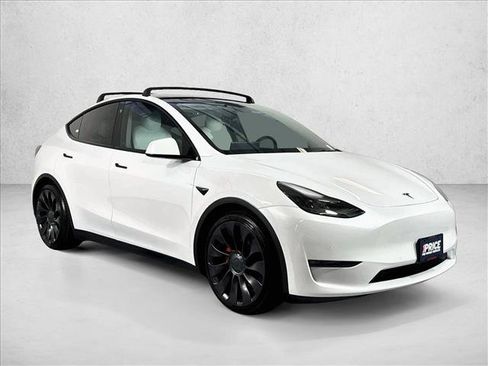Used 2022 Tesla Model Y Performance AWD/4WD image 3