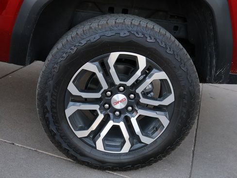 Used 2024 GMC Canyon AT4 w/ AT4 Premium Package image 38