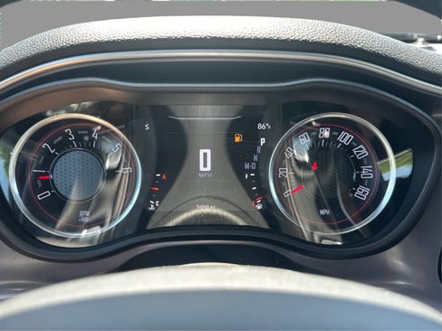 Used 2022 Dodge Challenger GT AWD/4WD image 35