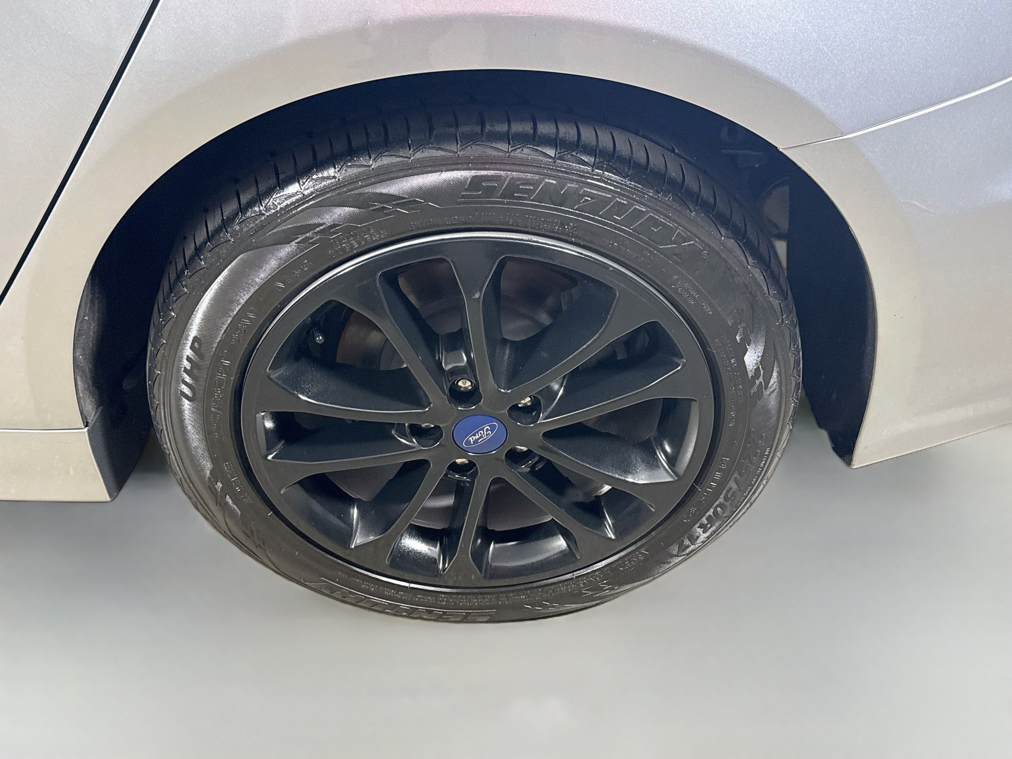 Used 2020 Ford Fusion SE FWD image 28