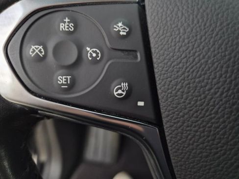 Used 2021 Chevrolet Traverse Premier FWD image 23