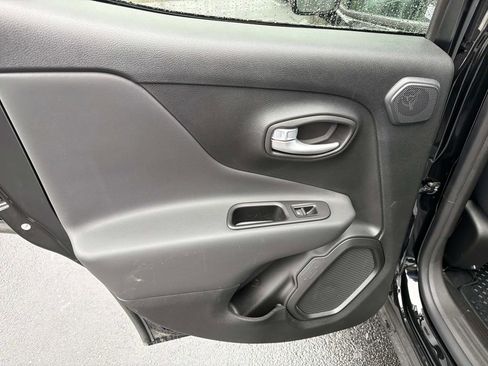 Used 2023 Jeep Renegade Altitude w/ Sun/Sound Group image 14